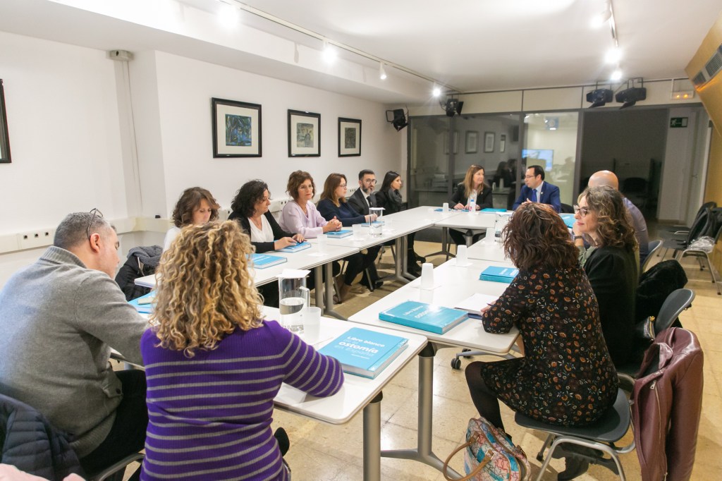 Reunión de las enfermera en Baleares presentando el Libro Blanco de la Ostomía